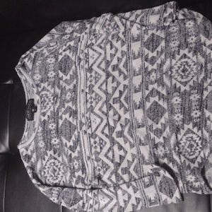 Black/ White Thin Knit Sweater Size L